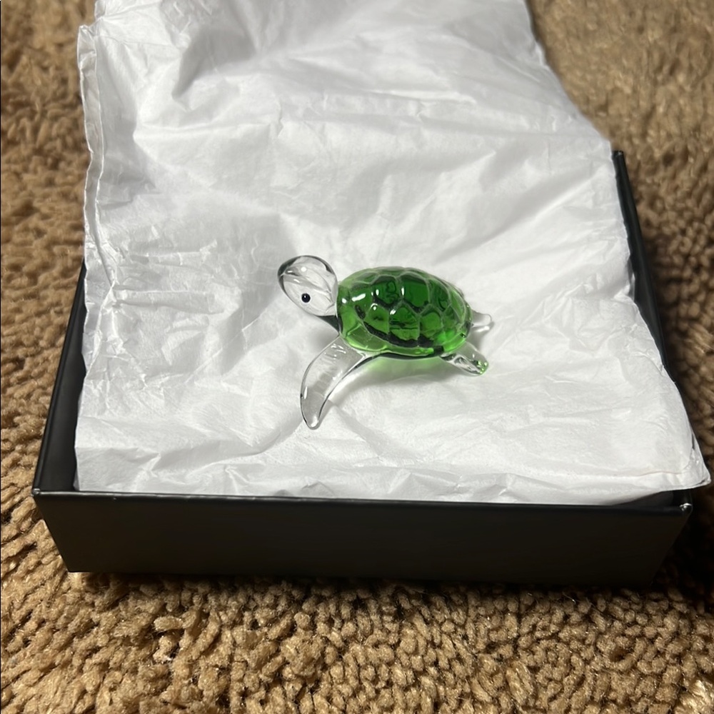 🟨$5 Green Glass Turtle Figurine